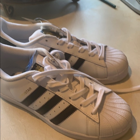 Shoes - Picture 2 of 3